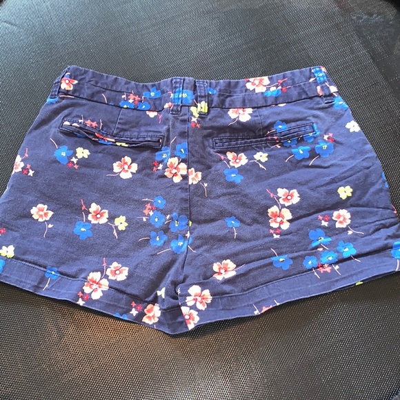 [GAP] Flower shorts - Picture 2 of 3